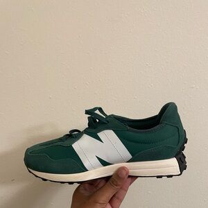 New Balance 327 Tennis Shoes in kids size